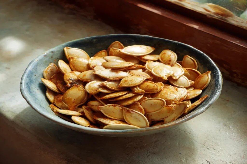 Roasted Pumpkin Seeds Recipe – Crunchy, Salty & Addictively Good