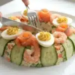 Couronne de Salade Russe au Saumon Fumé et aux Crevettes : La Recette Festive & Chic image 1200x800 1790684786736